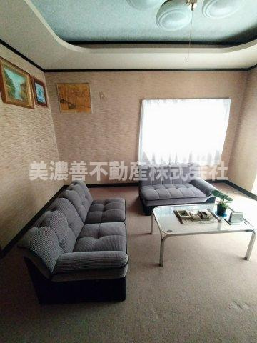 ６１７２４　安八郡神戸町落合中古戸建ての洋室|離れ