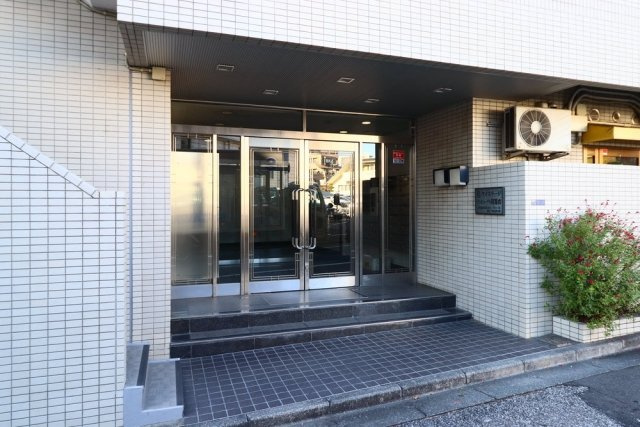 マイステージアムヒューゲル西落合のエントランス