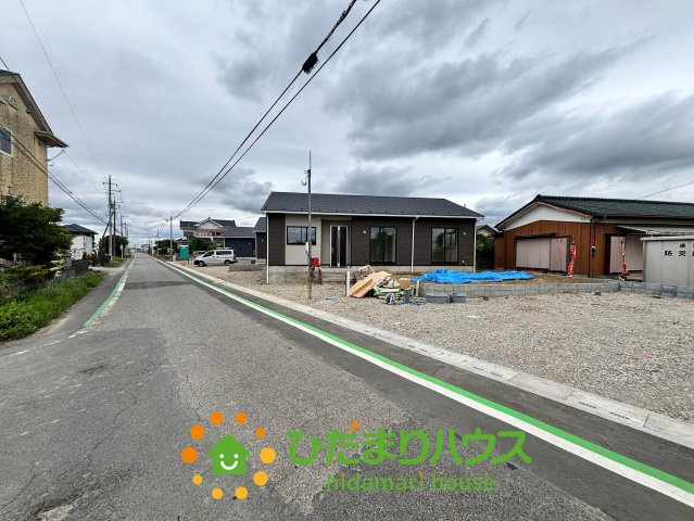 杉戸町遠野第3　新築一戸建て　03　クレイドルガーデンの前面道路含む現地写真|2026/05/08　撮影