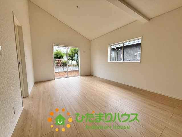杉戸町遠野第3　新築一戸建て　01　クレイドルガーデンの居間・リビング