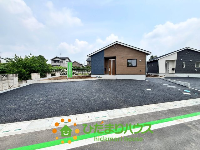 杉戸町遠野第3　新築一戸建て　01　クレイドルガーデンの駐車場