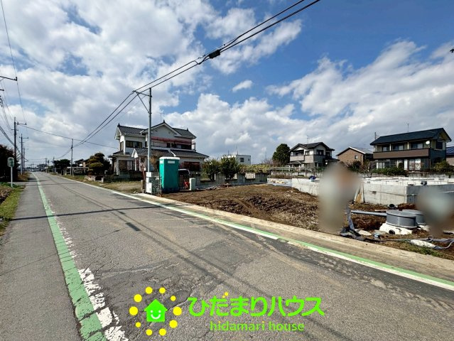 杉戸町遠野第3　新築一戸建て　01　クレイドルガーデンの前面道路含む現地写真|2026/03/02　撮影