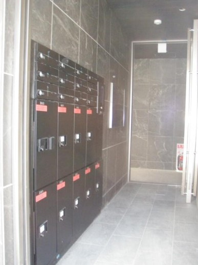 パラシオ西荻のエントランス