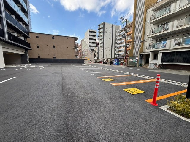 リッツ新大阪プレミアムの駐車場