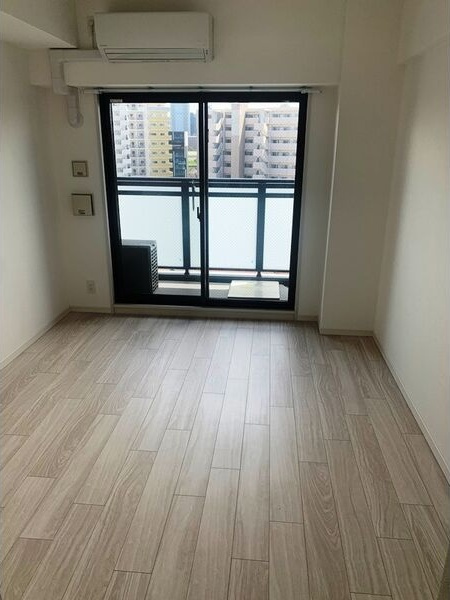 ライジングメゾン新大阪サウスの居間・リビング