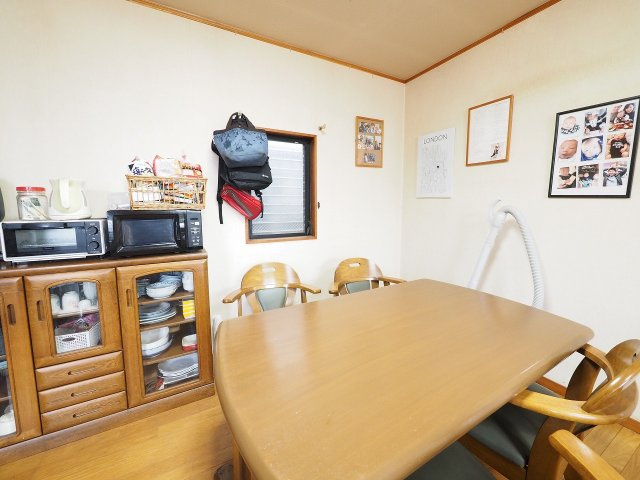 【弊社専任】狭山市堀兼　中古戸建　東南角地　駐車２台可の居間・リビング|ゆったりとしたリビングです