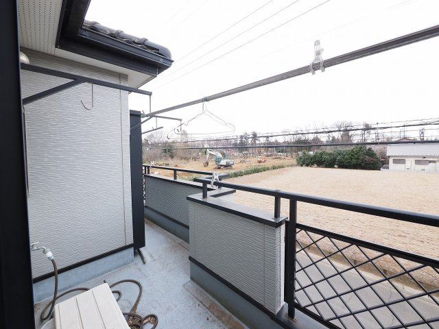 【弊社専任】狭山市堀兼　中古戸建　東南角地　駐車２台可のバルコニー|外からの目が気にならないバルコニーで洗濯物が干せます