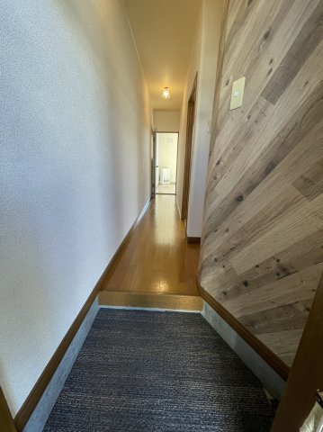 マルミマンションの玄関