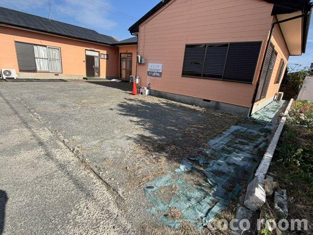 メゾンＦの駐車場