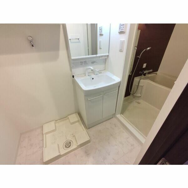 エルフォルテ赤羽西の独立洗面台