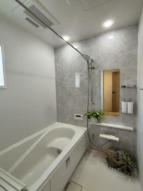 合志市須屋の一戸建ての浴室