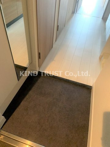 プレサンス大阪天満リバーシアの玄関|シンプルで使いやすい玄関です