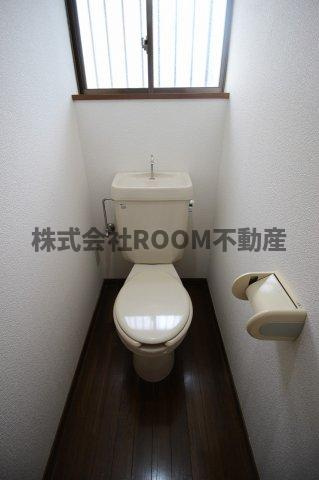 プライマリーハイツのトイレ|落ち着いたトイレです