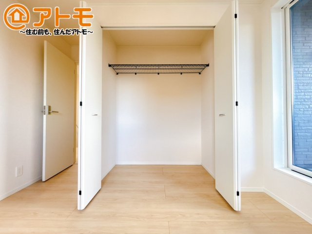 【収納】 | 沼津市西間門第9　新築戸建　全1棟 | ハンガーパイプ付きのクローゼットは季節ものなどを収納することができて便利です♪