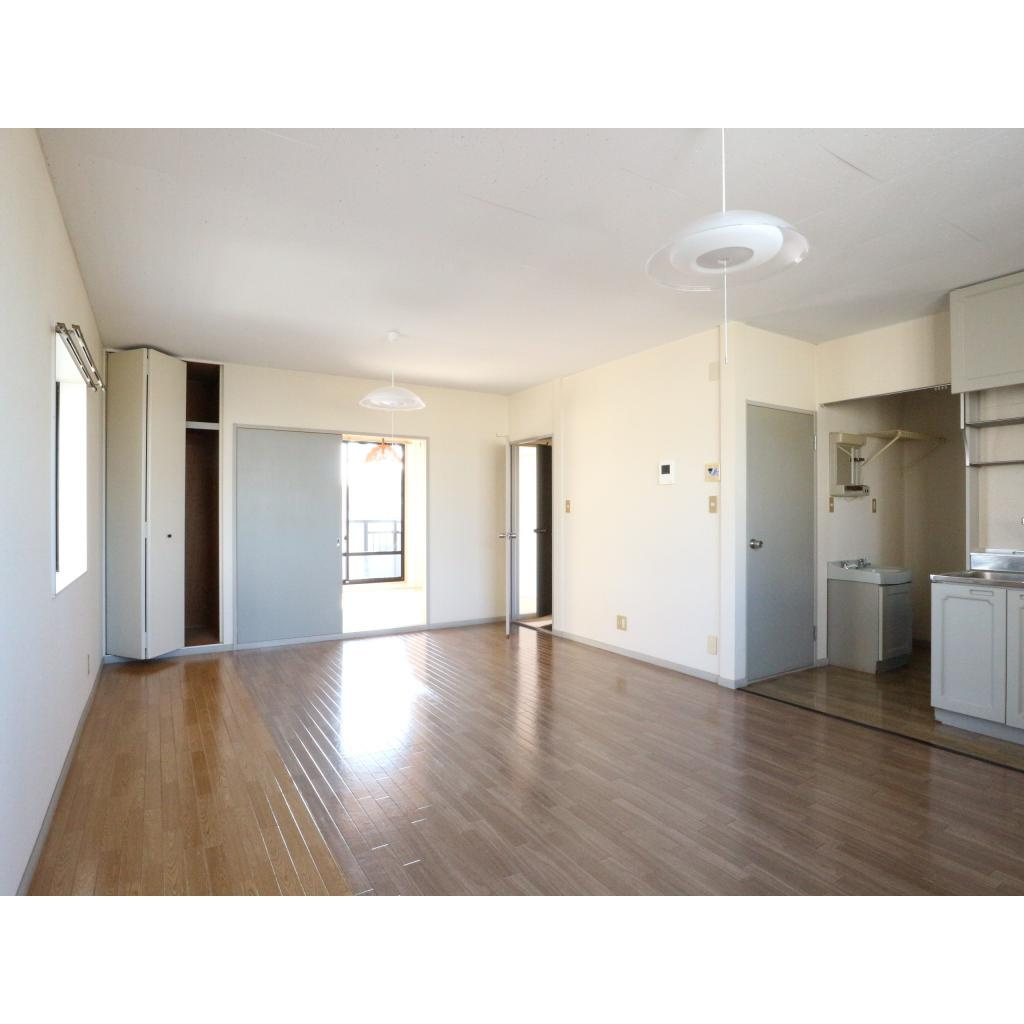 サンライフ古川の居間・リビング