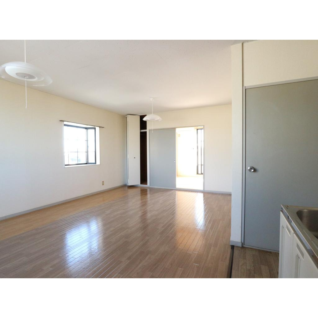 サンライフ古川の居間・リビング