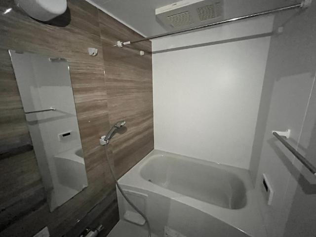 ロングパインの浴室|バス