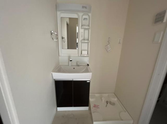 【洗面所】 | ロングパイン | 洗髪洗面化粧台