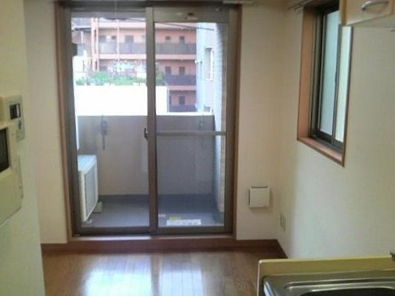 ピースフルコート菊川の居間・リビング