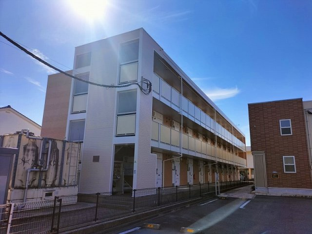 レオパレス牛島本町の外観