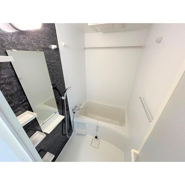 セレニテ十三ミラクの浴室