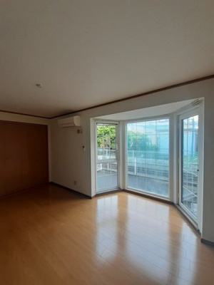 【内装】 | パインツリー