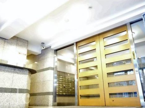 リヴシティ新宿壱番館のエントランス|建物の内部です