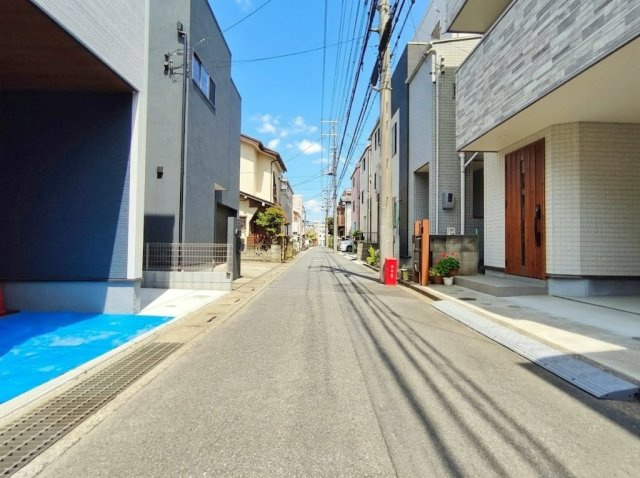 朝霞市栄町2丁目 限定1棟の前面道路含む現地写真|穏やかで暮らしやすい閑静な住宅地エリア
小学校・スーパーなど徒歩10分圏内にございます