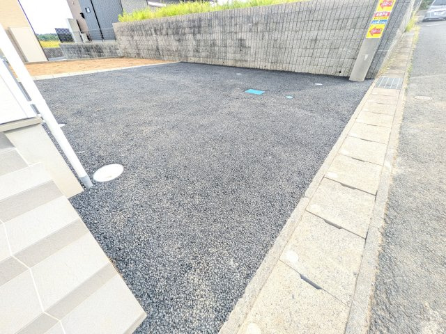 東海村村松第6　新築戸建の駐車場