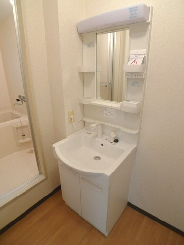 メゾンドール東深沢の洗面所|洗髪洗面化粧台で朝の準備もばっちり！♪