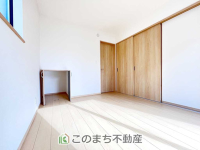 【洋室】 | 久喜青毛1丁目6番　D号棟 | 南向きで陽当たりの良い洋室♪風通しもよく快適です☆
