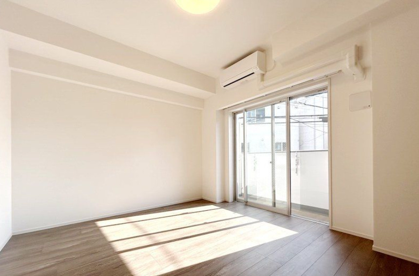 アジールコート三宿テラス　礼金０　ペット相談　楽器相談　新築　の居間・リビング