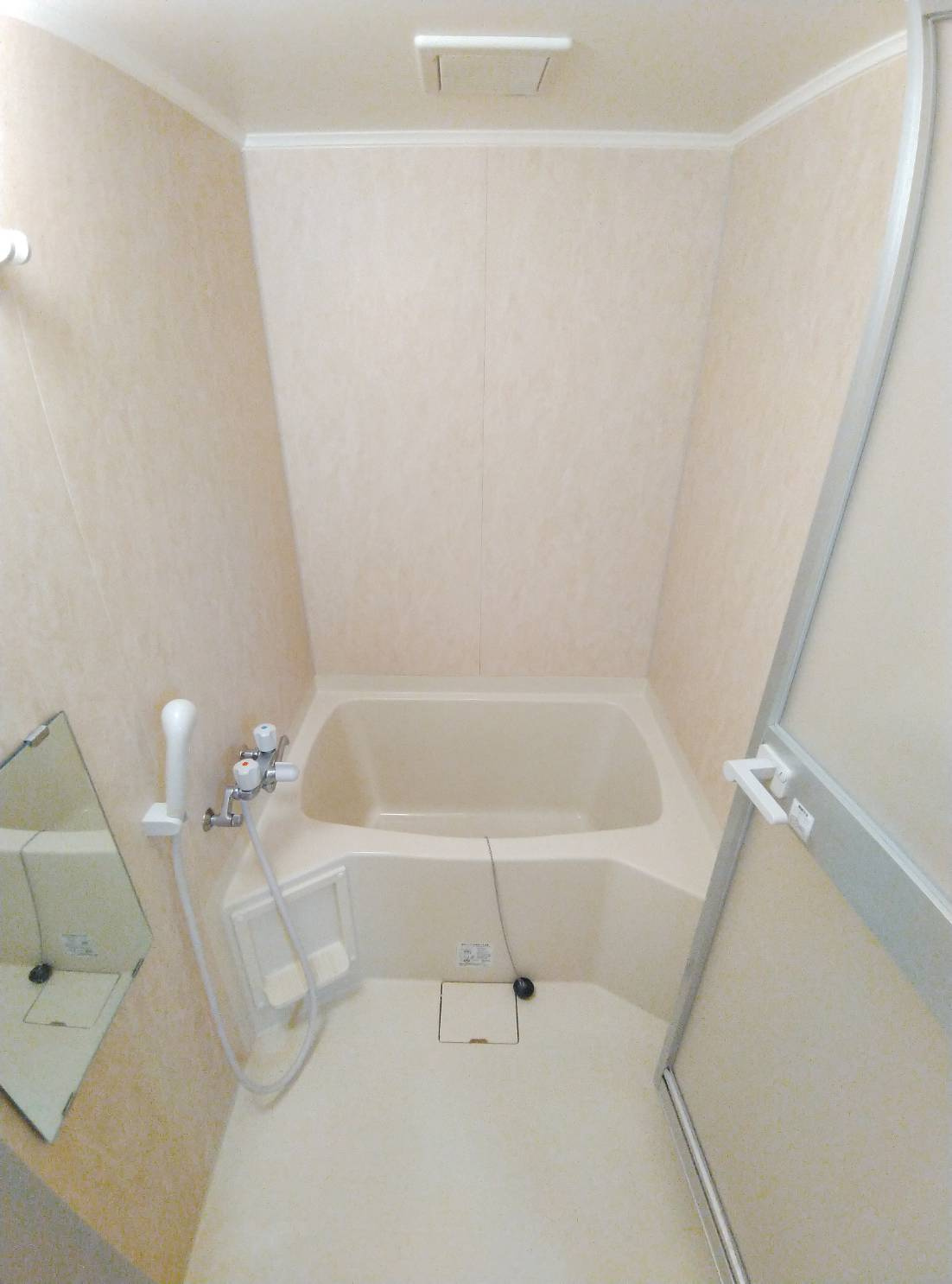 ブセナテラス2の浴室