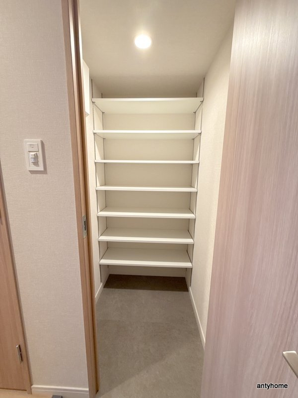 スプランディッド本町グラン　仲介手数料無料の収納