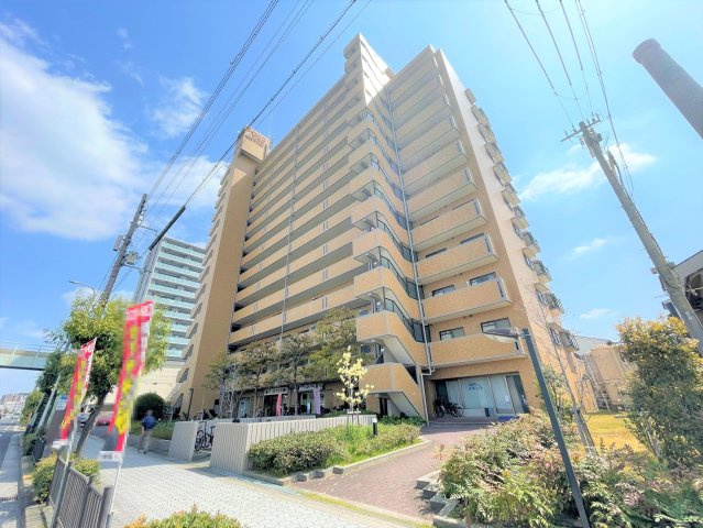 大阪市住吉区大領２丁目の中古マンションの外観|ＴＶモニター付きインターホンですので、突然の来客時にも外の様子が確認できて安心です！