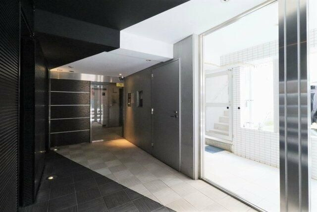 グラントゥルース東十条のエントランス