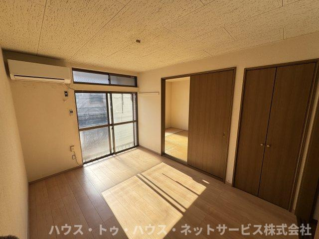 グリーンパレスIの居間・リビング