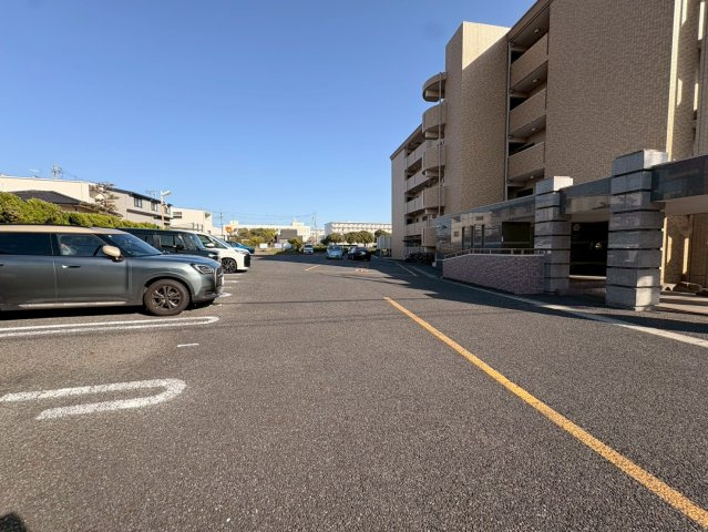 エクセレントクリアの駐車場