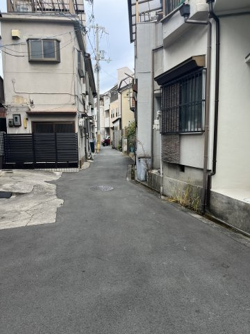 大阪市生野区勝山南一丁目　土地の前面道路含む現地写真
