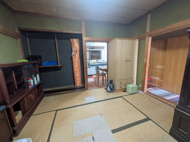 和泉市寺門町1丁目戸建の和室|1F