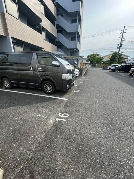 フロレセール南六甲の駐車場