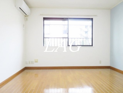 【居間・リビング】 | ＣＯＭＨＯＵＳＥⅡ | 洋室です。