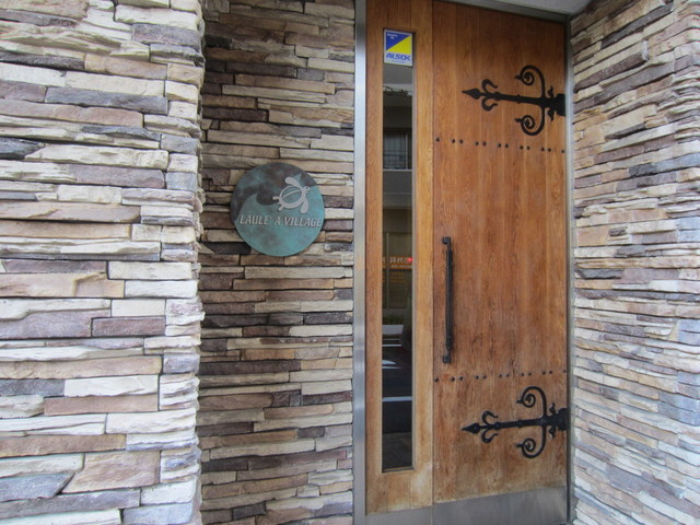 ラウレアビレッジのエントランス|オシャレなエントランスです。
