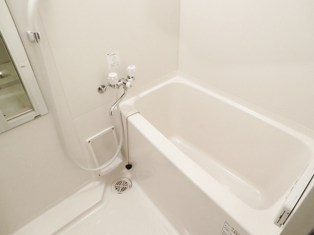 ラウレアビレッジの浴室|バスルームは広々独立です！