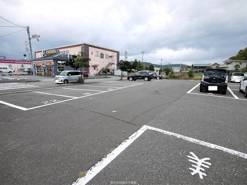 ルネッサンス広川 の駐車場