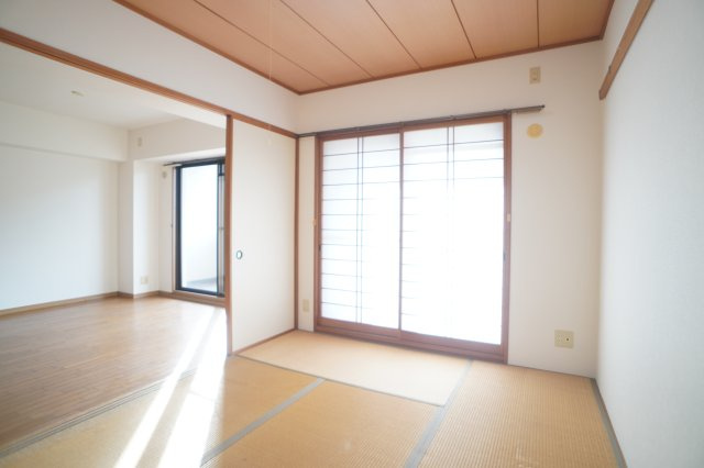 ローレルスクエア登美ヶ丘Ｉ期の居間・リビング