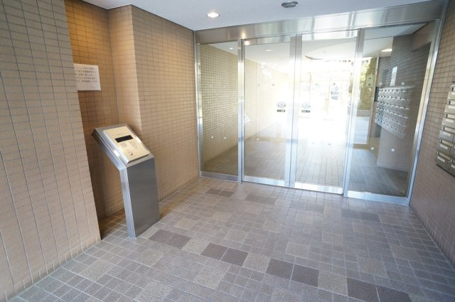 ローレルスクエア登美ヶ丘Ｉ期のエントランス