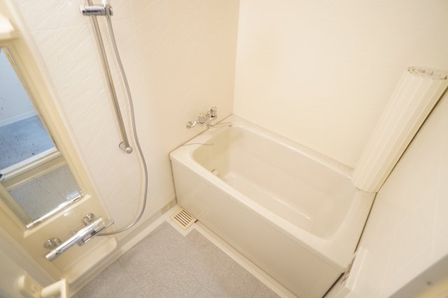 ローレルスクエア登美ヶ丘Ｉ期の浴室