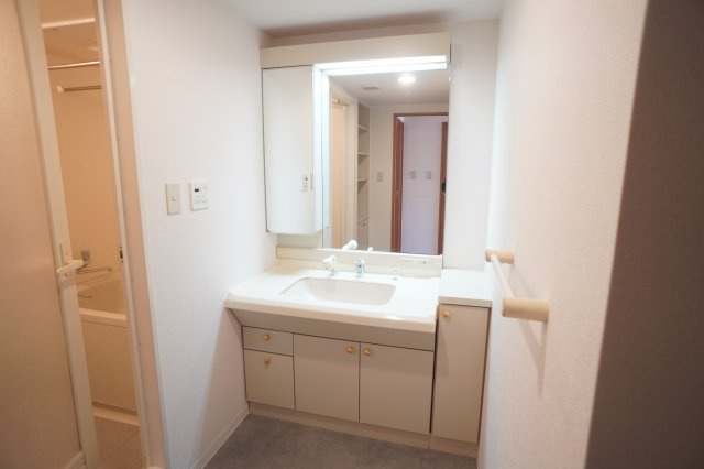 ローレルスクエア登美ヶ丘Ｉ期の洗面所