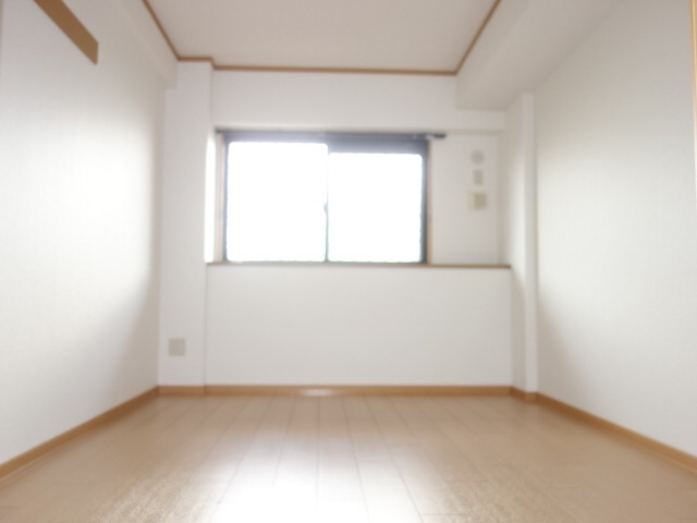 プラムガーデンの寝室